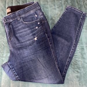 Torrid bombshell skinny, super soft, distressed, size 18R